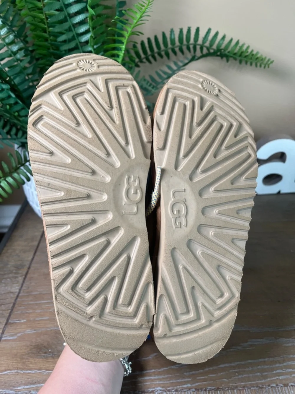 UGG K Highland Hi Heritage Boots. Brand New. Kids Size: Зу